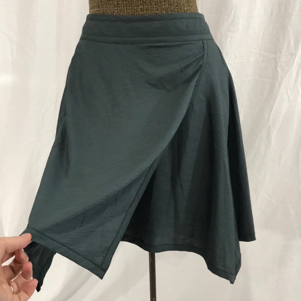 BCBGeneration Handkerchief Hem Skirt - Picture 4 of 8